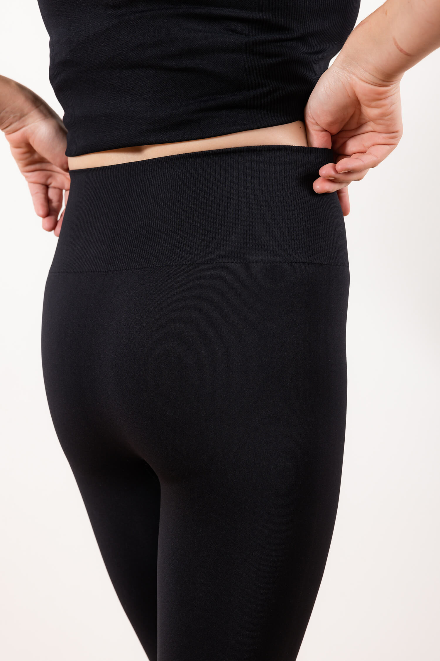 Beausan-Legging-Back-2-Black