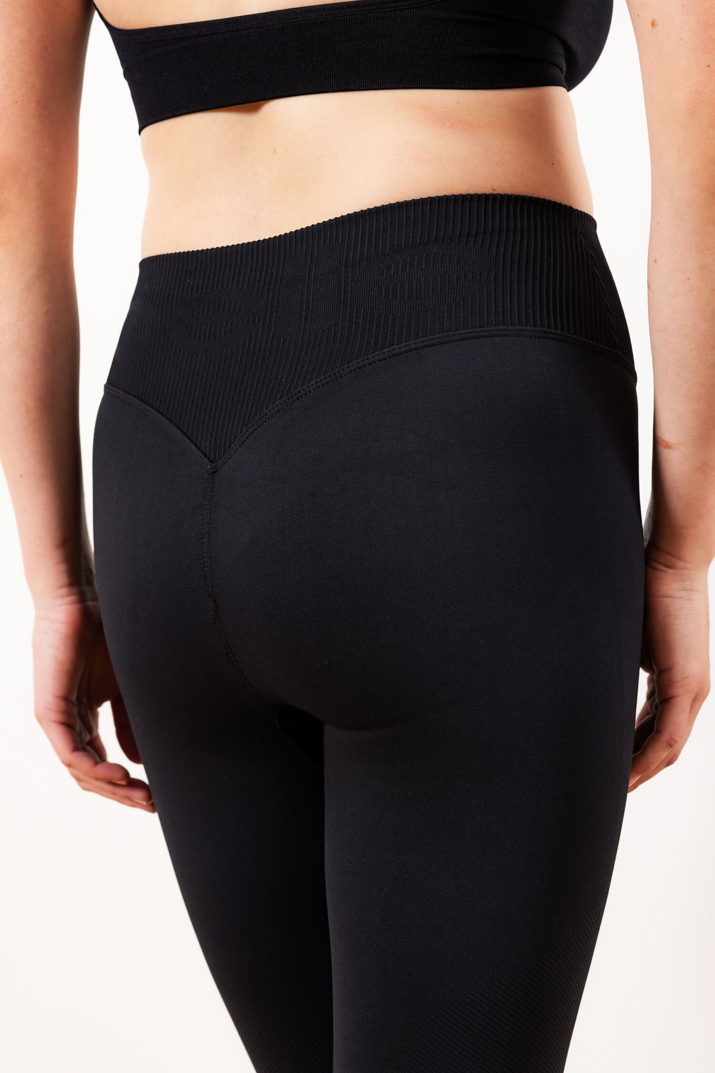 Celle-Legging-Close-Back-Black